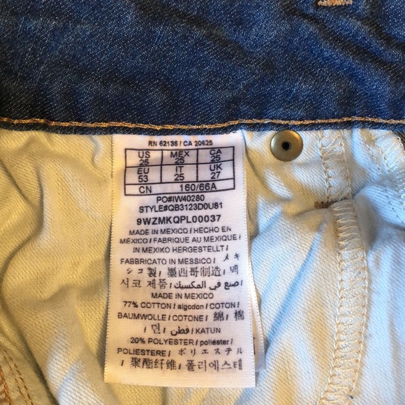 EUC Guess Jeans Denim - Women’s - Size 25 - Medium Rise Curvy Skinny Fit - Picture 5 of 5